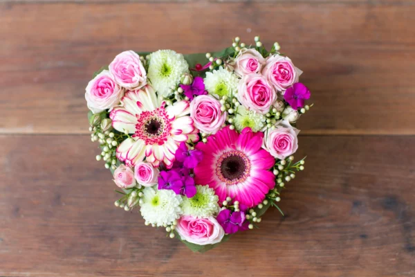 Centro de mesa floral clásico